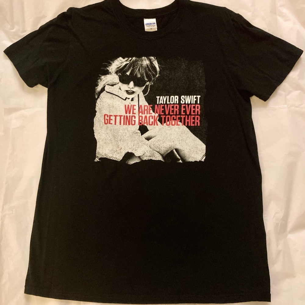 Taylor Swift “Red” 2012 t shirt from
